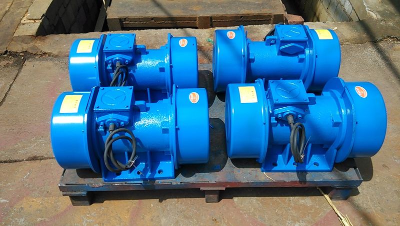 關于不同廠家振動電機同步協(xié)調問題？